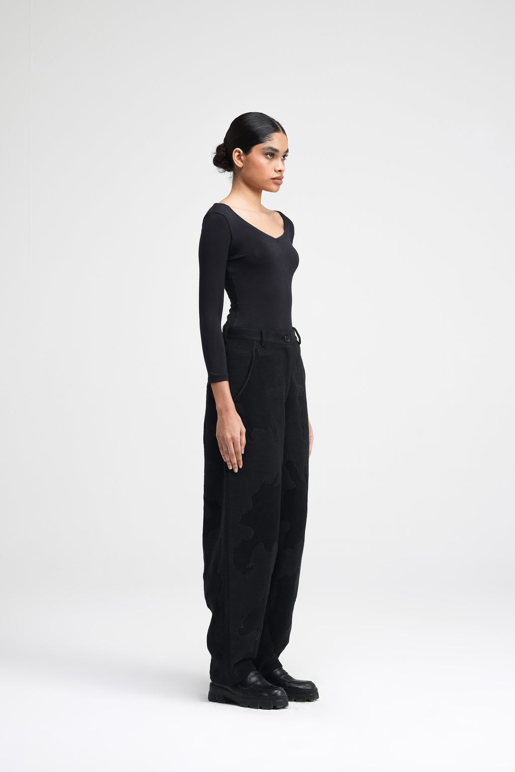 Plume Embroidered Pants