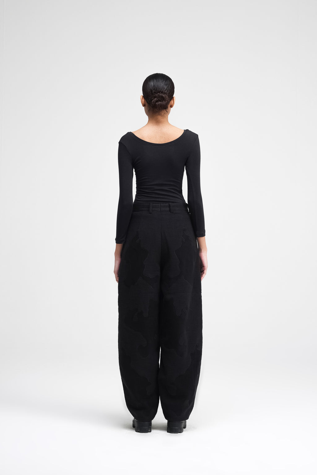 Plume Embroidered Pants