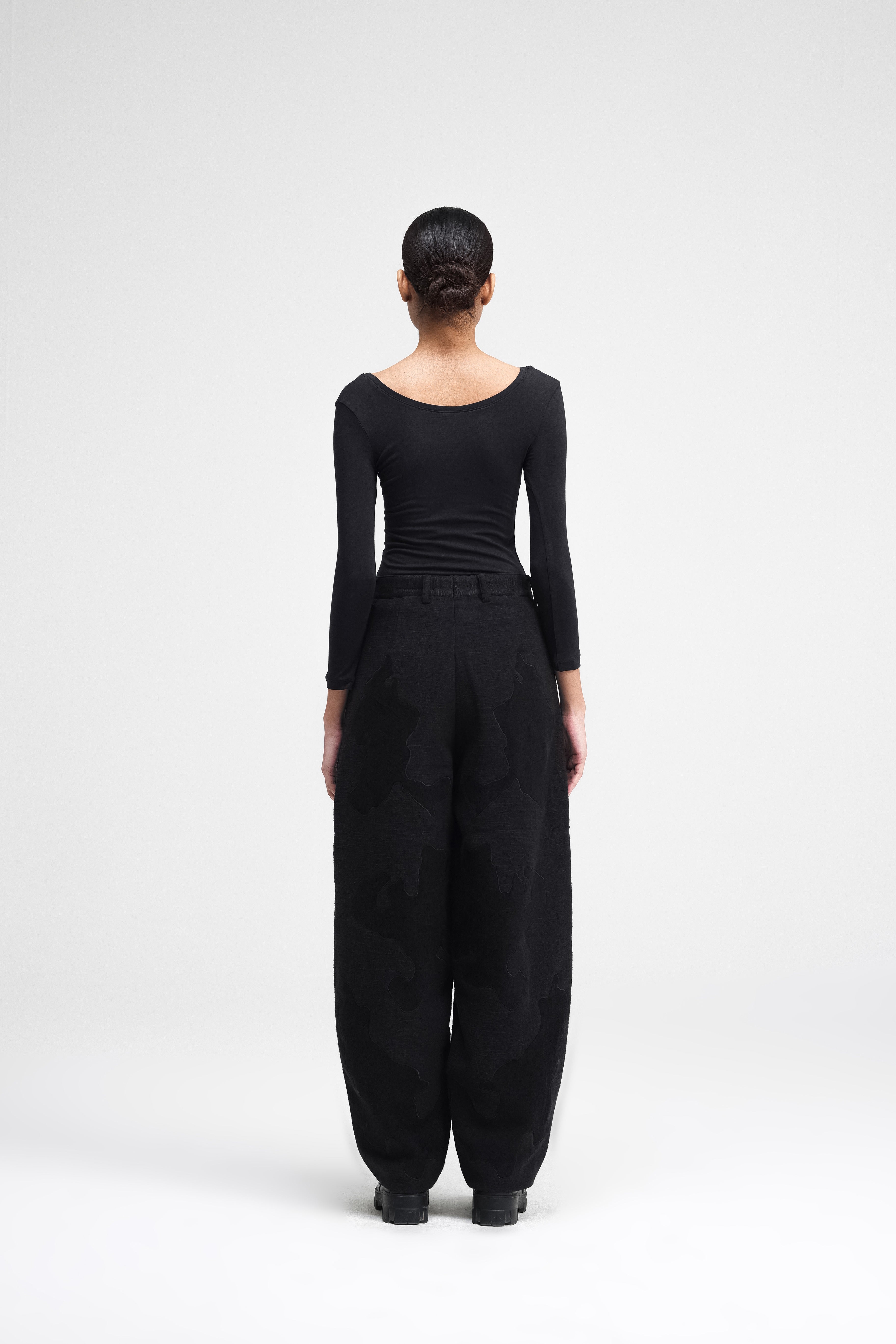 Plume Embroidered Pants